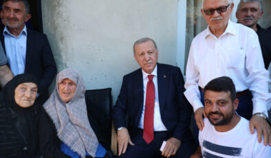 Cumhurbaşkanı Erdoğan, Rize’de komşularını ziyaret etti