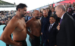 Cumhurbaşkanı Erdoğan, ‘Yağlı Güreş Cumhurbaşkanlığı Kupası’ final müsabakasını izledi