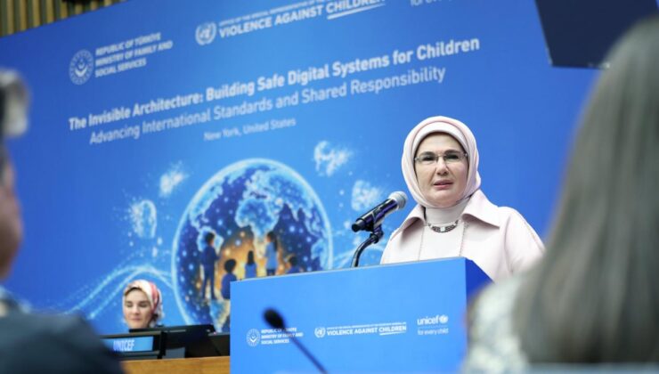 Emine Erdoğan: Çocuklar, zihinlerine göz konulmuş hedef kitleye dönüştürüldü