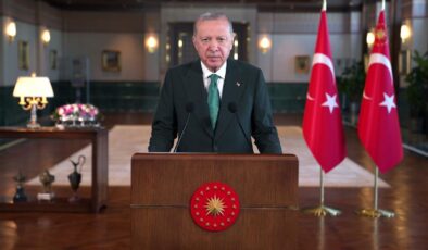Erdoğan: İmam hatipler başarı çıtasını sürekli daha yükseğe taşıyor