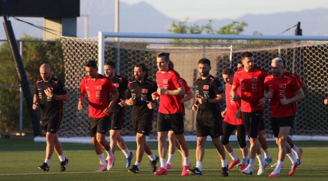 Futbolda milli mesai başlıyor