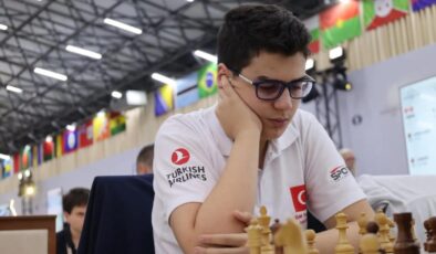 Milli satranççımız Yağız Kaan Erdoğmuş, Yılın Çıkış Yapan Sporcusu seçildi