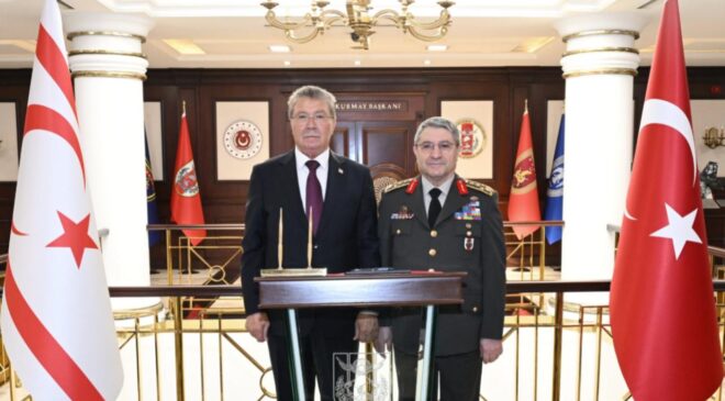 Orgeneral Bayraktaroğlu, KKTC Başbakanı Üstel ile görüştü
