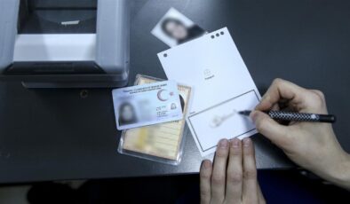 Usulsüz yollarla Türk vatandaşlığı kazandıran şebekeye operasyon: 72 gözaltı