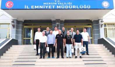MERSİN İL EMNİYET MÜDÜRÜ FAHRİ AKTAŞ, EMEKLİLİĞE AYRILAN POLİS PERSONELİNİ UĞURLADI