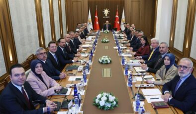 AK Parti MYK toplantısı sona erdi
