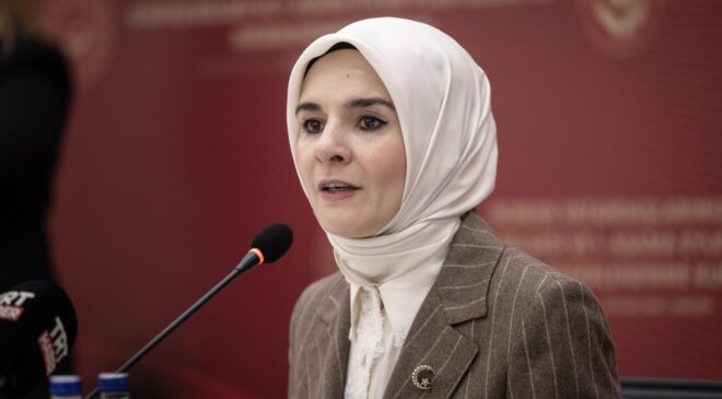 Bakan Göktaş’tan fon iddialarıyla ilgili isimlere suç duyurusu