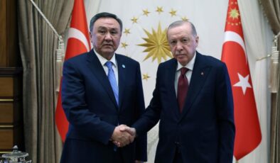 Cumhurbaşkanı Erdoğan, TDT Genel Sekreteri Ömüraliyev’i kabul etti