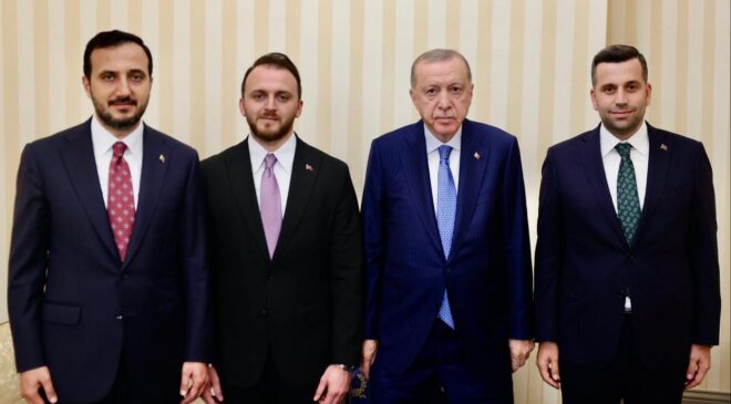 Cumhurbaşkanı Erdoğan, Üsküdar ve Ataşehir Belediye Başkan Vekilleri’ni kabul etti