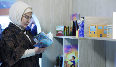 Emine Erdoğan’dan Özbekistan’da çocukların geleceğine odaklanan sergiye ziyaret