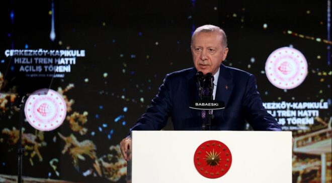 Erdoğan: Kim milletin emanetine el uzatırsa karşısında bizi bulur