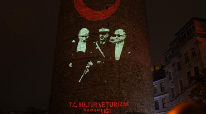 Galata Kulesi’nde 29 Ekim’e özel Atatürk gösterisi