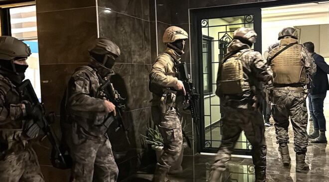 Sosyal medyadan tetikçi ağı kuran suç örgütüne operasyon: 85 gözaltı